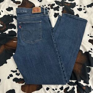 Women’s Levi’s jeans.